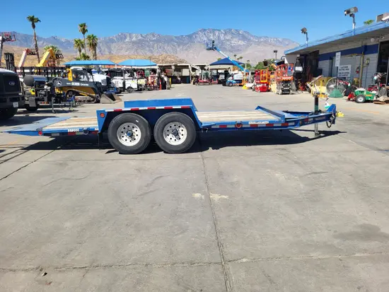 2018 Towmaster T-10DT-16 Trailer