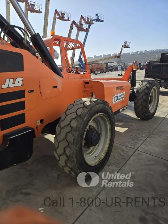 2018 SKYTRAK 8042 Forklift