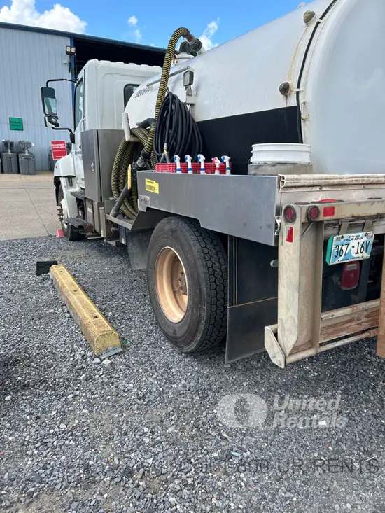 2019 HINO 268DCD4X2