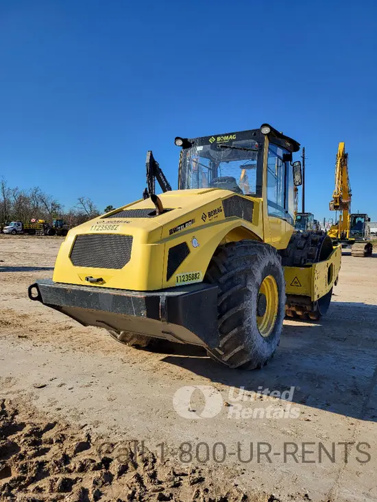 2021 BOMAG BW211PD-5 Single Drum Roller