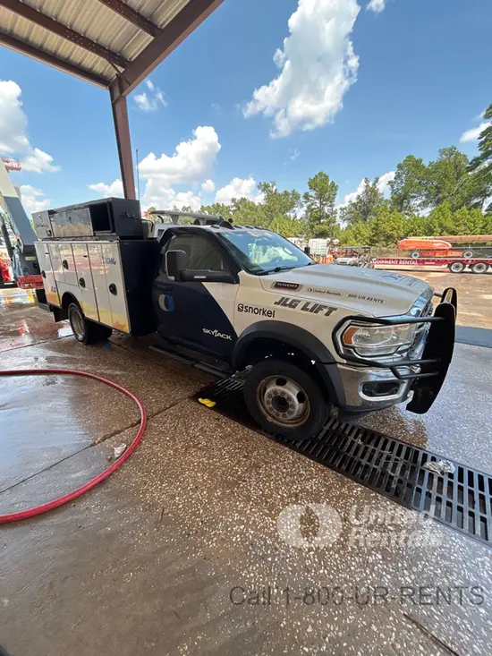 2021 Dodge 5500REGDRWD
