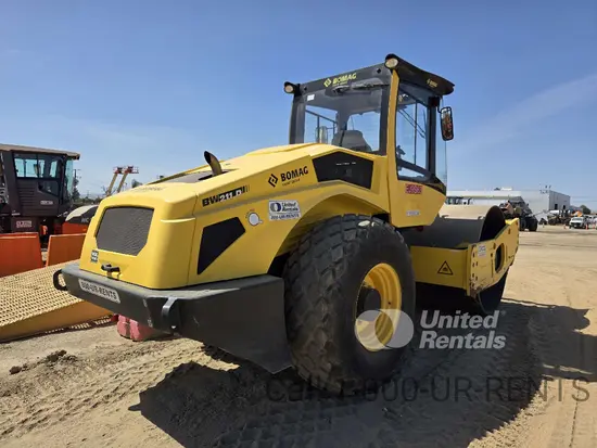 2021 BOMAG BW211D-5 Single Drum Roller