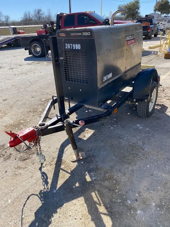 2019 Lincoln Electric VANTAGE 435 Welder