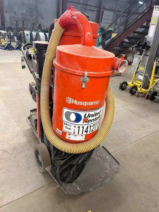 2021 Husqvarna T4000P Vacuum