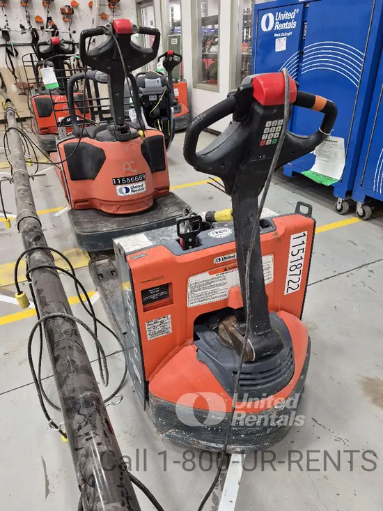 2022 Toyota 8HBW23 Jack