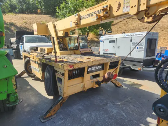 2015 Broderson IC-80-3J