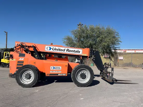 2016 SKYTRAK 6042 Forklift
