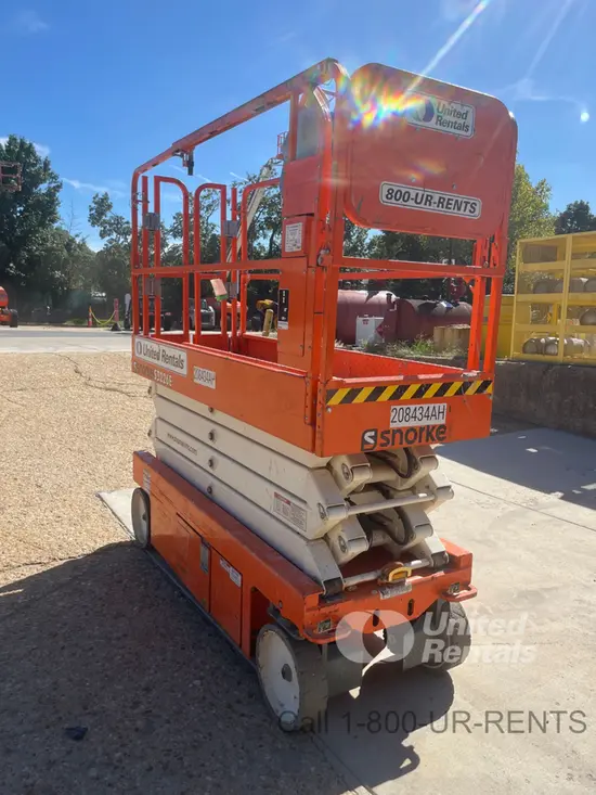 2018 Snorkel S3226E Scissor Lift