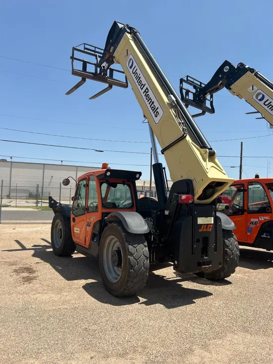 2017 JLG 1055 Forklift
