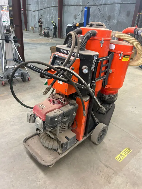 2021 Husqvarna T4000P Vacuum