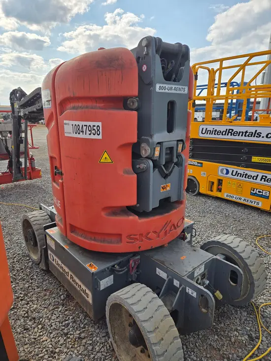 2018 Skyjack SJ30ARJE Articulating Boom Lift