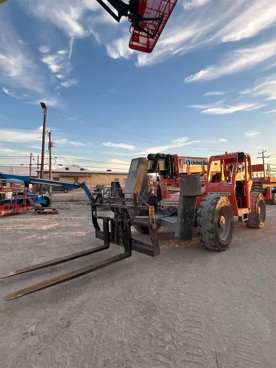 2017 SKYTRAK 10054 Forklift