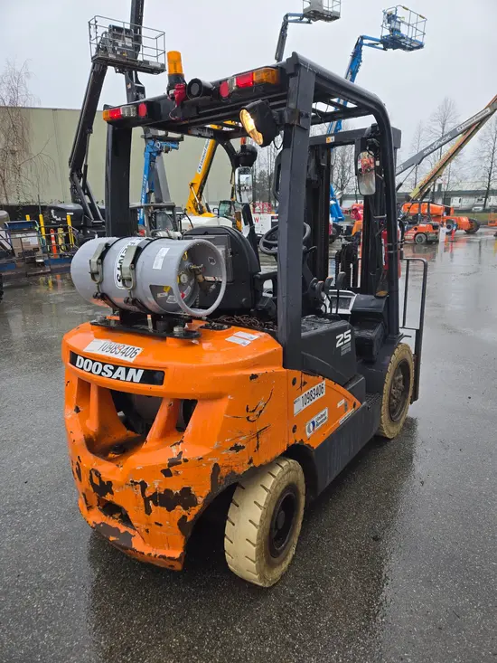 2019 Doosan G25P-7DF Warehouse Forklift