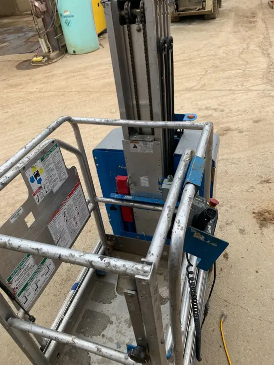 2018 Genie GR-20 Self-Propelled One-Person Lift