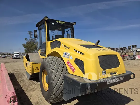 2021 BOMAG BW211D-5 Single Drum Roller