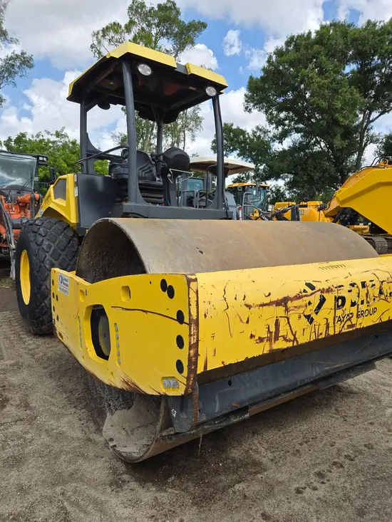 2021 BOMAG BW211D-5 Single Drum Roller