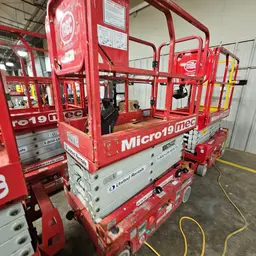 2018 MEC MICRO 19 Scissor Lift
