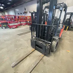 2018 Toyota 8FGU25 Warehouse Forklift