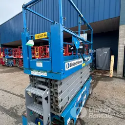 2017 Genie GS-3232 Scissor Lift