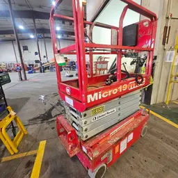 2018 MEC MICRO 19 Scissor Lift
