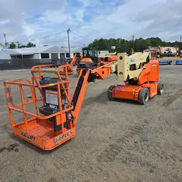 2017 JLG E400AJPN Articulating Boom Lift