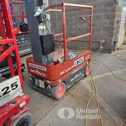2018 Skyjack SJ12 Self-Propelled One-Person Lift