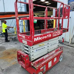 2018 MEC MICRO 19 Scissor Lift