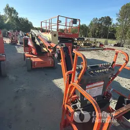 2016 JLG E400AJPN Articulating Boom Lift