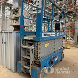 2017 Genie GS-3232 Scissor Lift