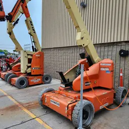 2013 JLG E450AJ Articulating Boom Lift