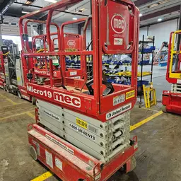 2018 MEC MICRO 19 Scissor Lift