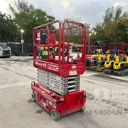 2018 MEC MICRO 19 Scissor Lift