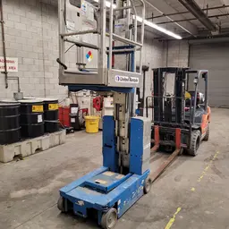 2017 Genie GR-20 Self-Propelled One-Person Lift