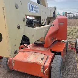 2016 JLG E400AJPN Articulating Boom Lift