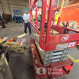 2019 MEC MICRO 19 Scissor Lift