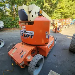 2011 JLG E400AJPN Articulating Boom Lift