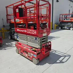 2018 MEC MICRO 19 Scissor Lift