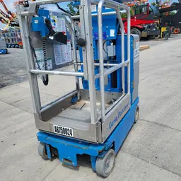 2018 Genie GR-15 Self-Propelled One-Person Lift