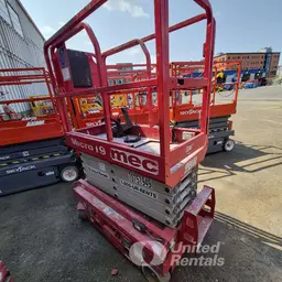 2018 MEC MICRO 19 Scissor Lift