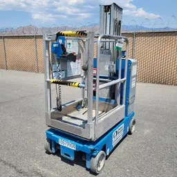2017 Genie GR-20 Self-Propelled One-Person Lift