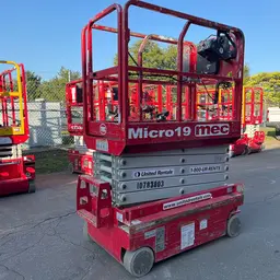 2018 MEC MICRO 19 Scissor Lift