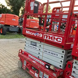 2018 MEC MICRO 19 Scissor Lift