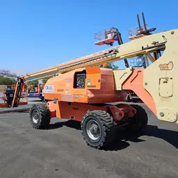 2013 JLG 800AJ Articulating Boom Lift