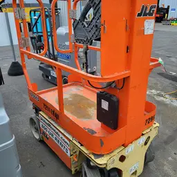 2019 JLG 1230ES Self-Propelled One-Person Lift