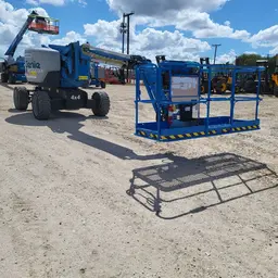 2016 Genie Z-62/40 Articulating Boom Lift