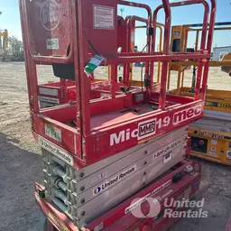 2019 MEC MICRO 19 Scissor Lift