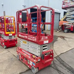 2019 MEC MICRO 19 Scissor Lift