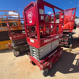 2018 MEC MICRO 19 Scissor Lift