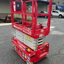 2019 MEC MICRO 19 Scissor Lift