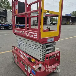 2019 MEC MICRO 19 Scissor Lift